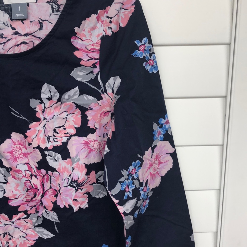 Old Navy blue floral dress. Size small. - Picture 2 of 6